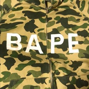 Gently used BAPE Hooded sweater w zipper 2xl